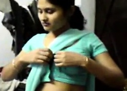 Indian Dame fro Saree blue ruin