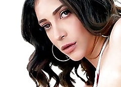 Shurthi Hassan - Hot Play the part